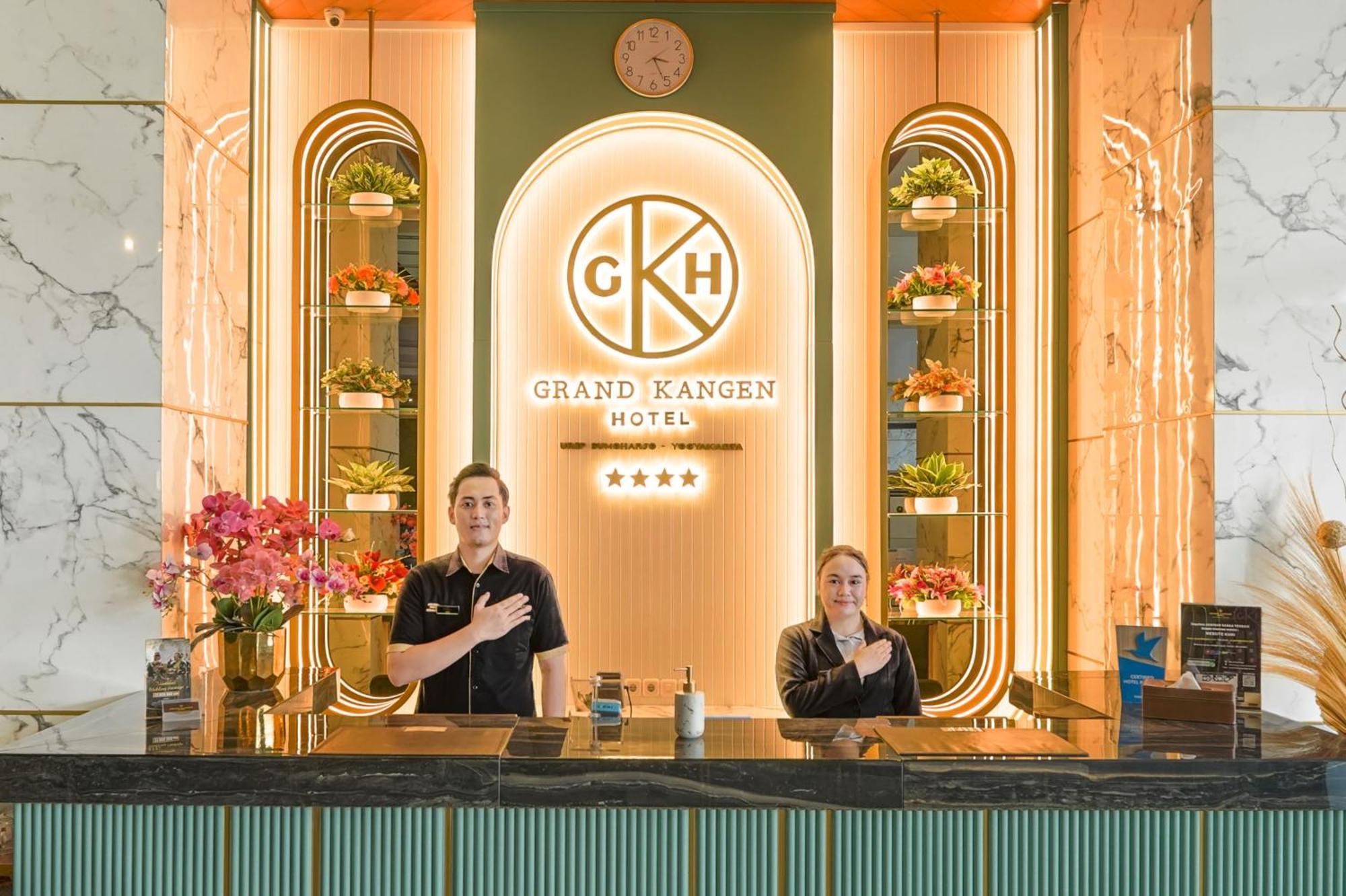 Grand Kangen Hotel Urip Sumoharjo Yogyakarta Buitenkant foto