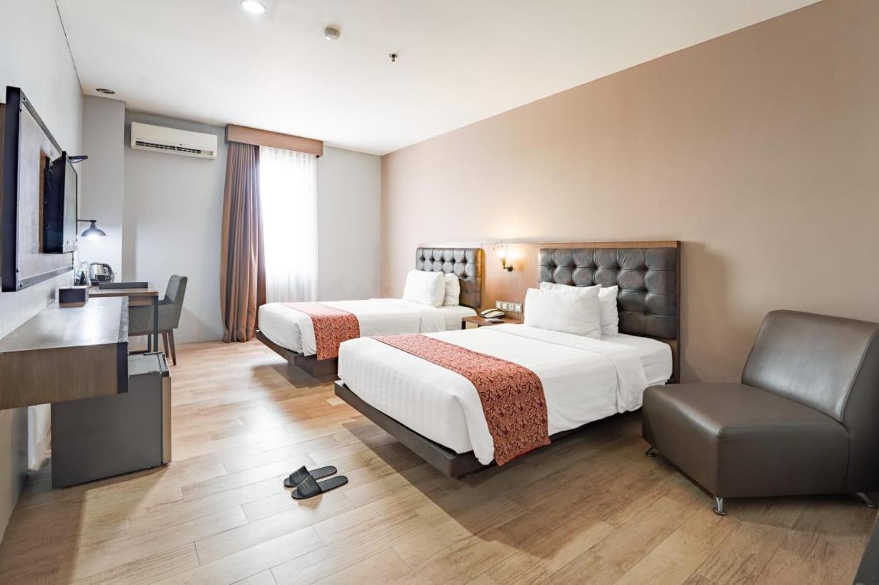 Grand Kangen Hotel Urip Sumoharjo Yogyakarta Buitenkant foto